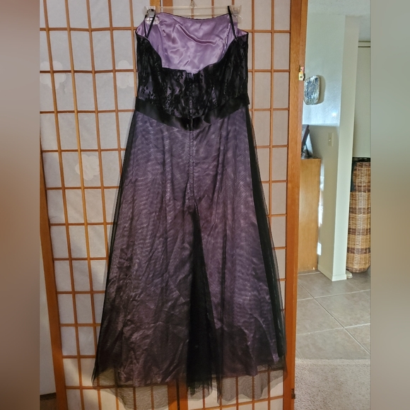 Strapless purple and black prom party gown - Picture 2 of 5